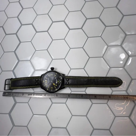 Stuhrling Watch with new battery - Picture 5 of 6